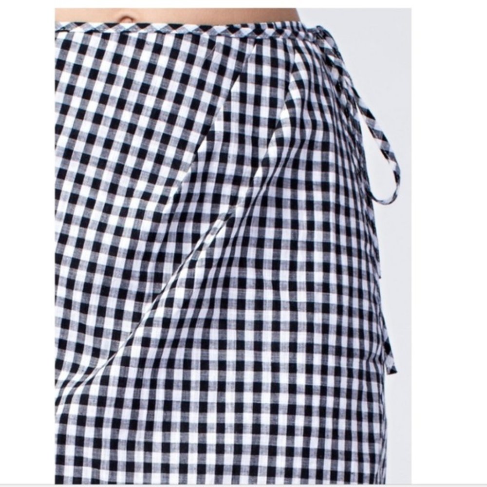 Wild Honey Black/white Gingham Side Tie Wrap Skirt - Picture 3 of 4